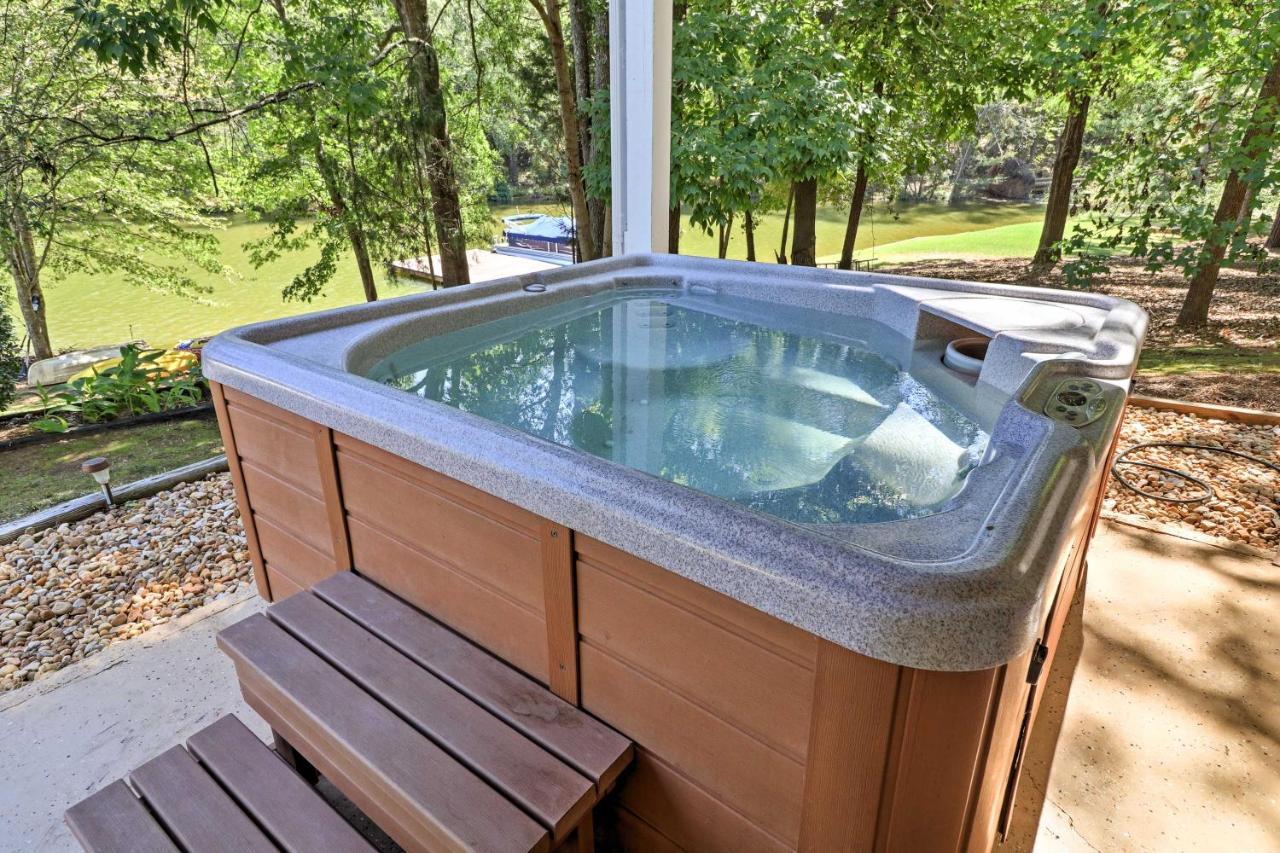 Lakefront Cottage With Private Hot Tub! Buckhead Exterior photo
